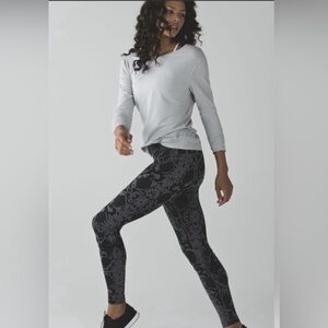 Lululemon Wunder Under Snakeskin Leggings size 6
